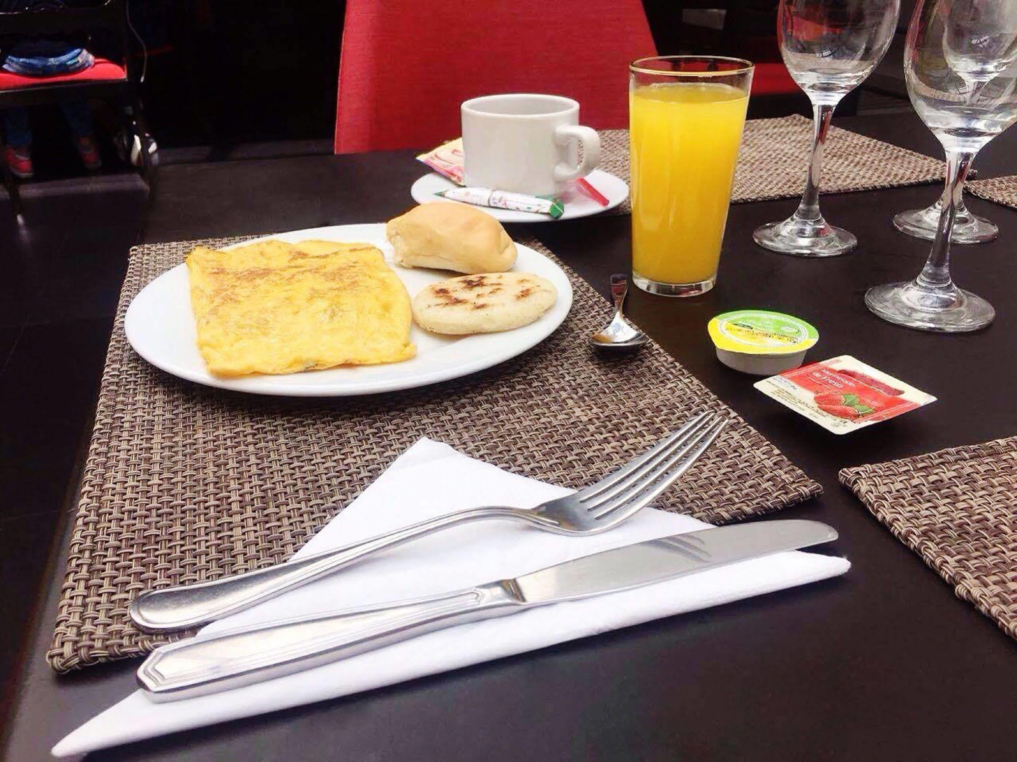 Hotel Bogota Virrey Buitenkant foto